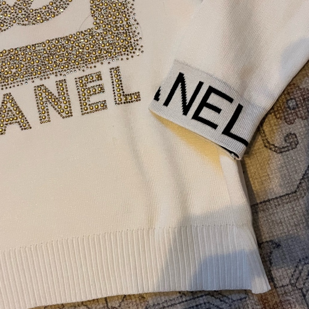 Chanel Brand New With Tags White Sweater - Picture 4 of 6